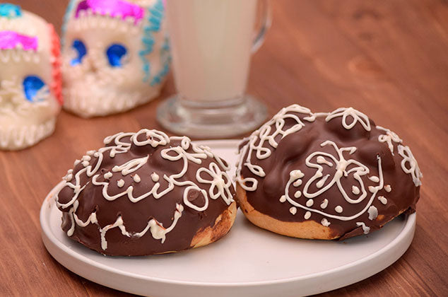 PAN DE MUERTO CUBIERTO DE CHOCOLATE